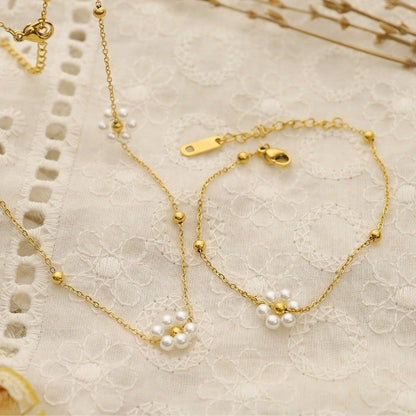 Goldiluxx Minimalist Niche-style Loose-flower Pearl Necklace