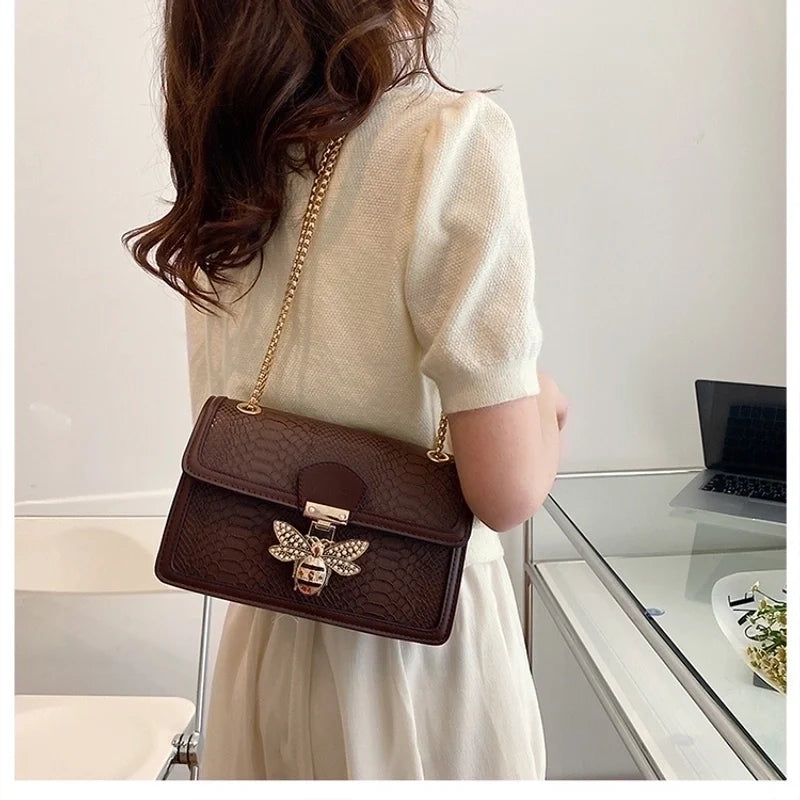 Goldiluxx Women's Medium All Seasons Leather Vintage Style Shoulder Bag