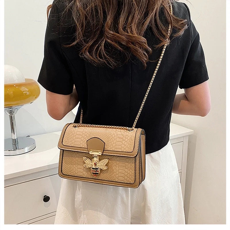Goldiluxx Women's Medium All Seasons Leather Vintage Style Shoulder Bag
